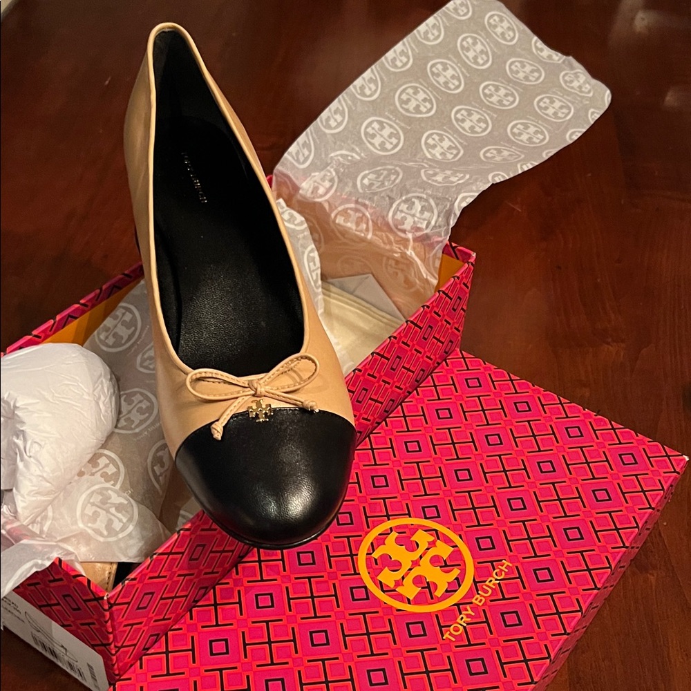 Tory Burch Tan and Black Loafers